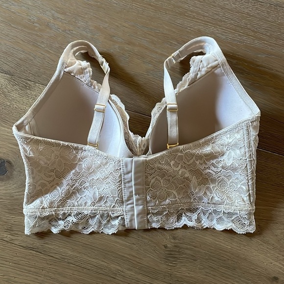 Leonisa Luxe Lace Underwire Smoothing Bustier Size 36B Nude - Picture 6 of 10